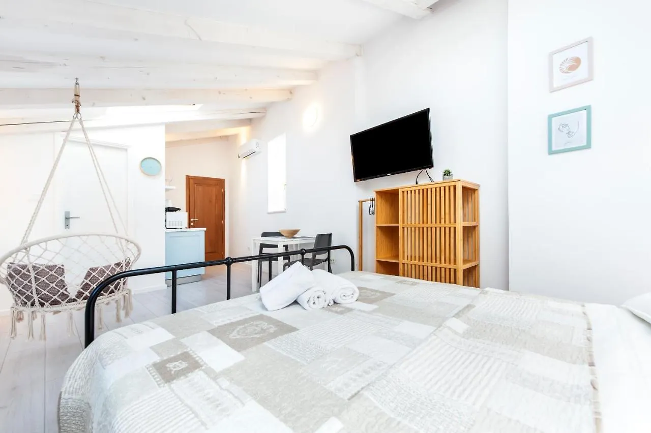 Cozy Garzoto Studios Rovinj 0*,