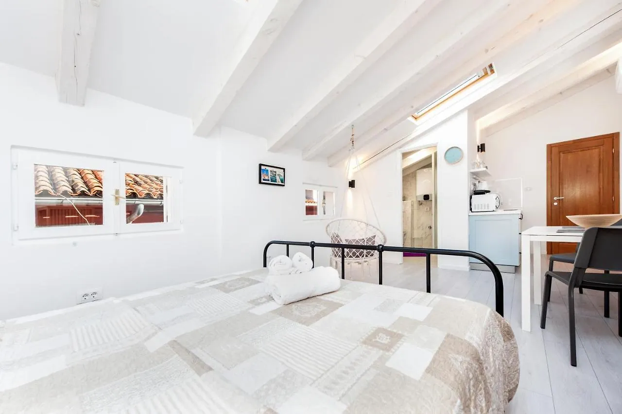 Cozy Garzoto Studios Rovinj 0*,  Croatia